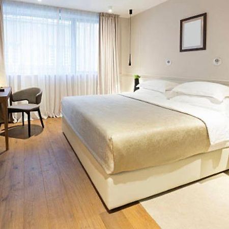 Eden Suites & Apartments Sarandë Esterno foto