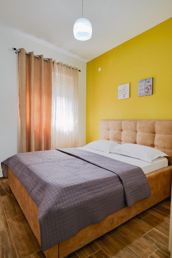 Eden Suites & Apartments Sarandë Esterno foto