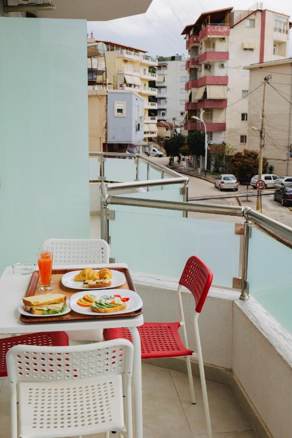 Eden Suites & Apartments Sarandë Esterno foto