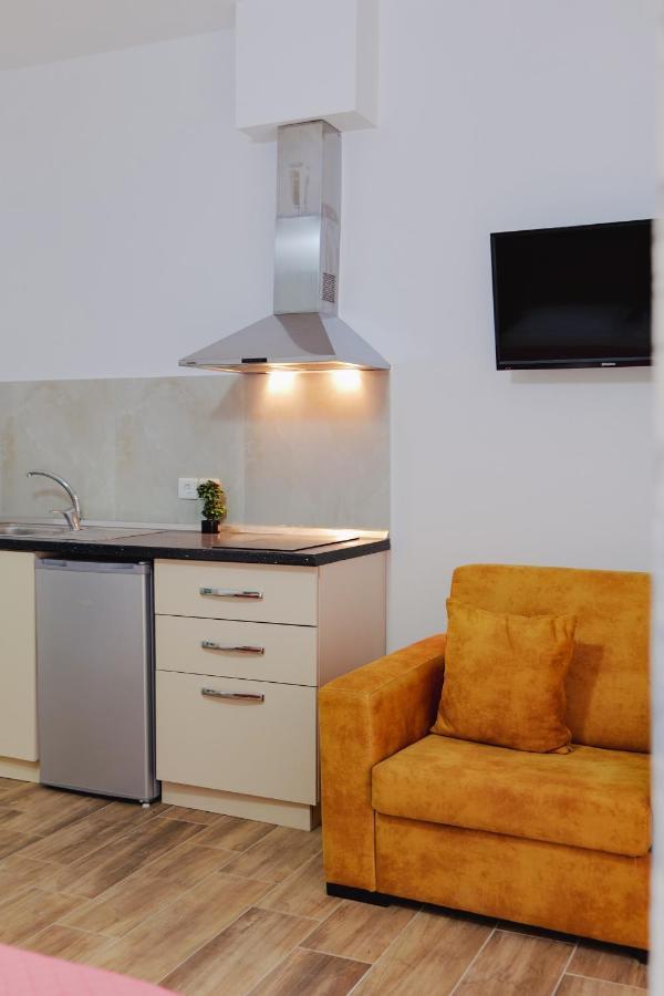 Eden Suites & Apartments Sarandë Esterno foto