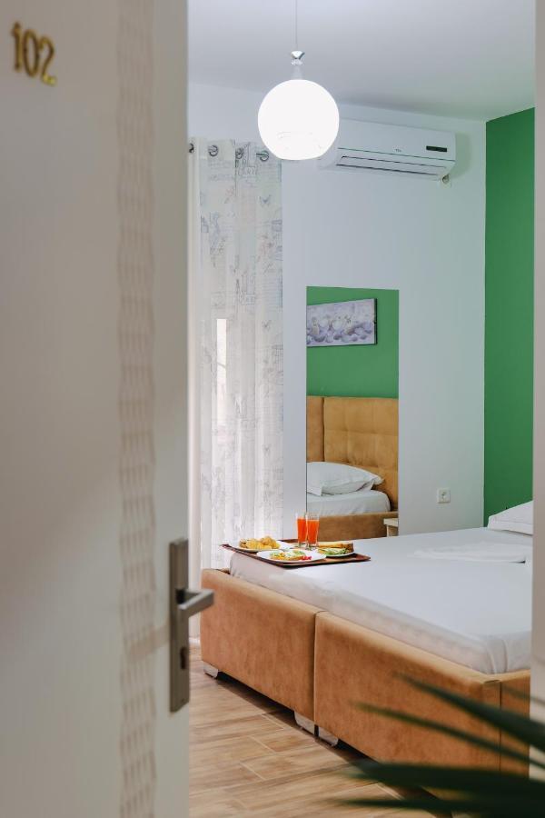 Eden Suites & Apartments Sarandë Esterno foto