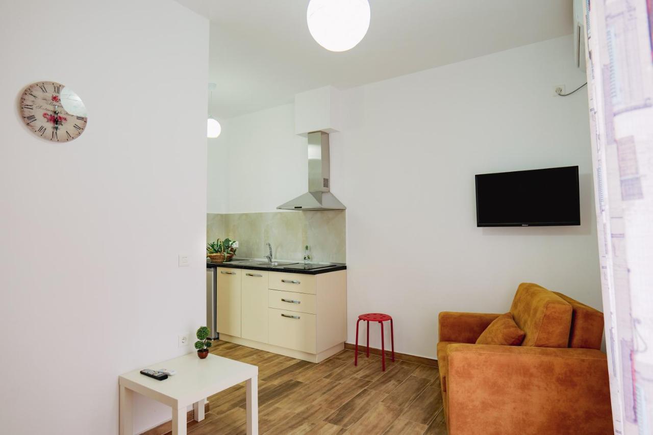 Eden Suites & Apartments Sarandë Esterno foto