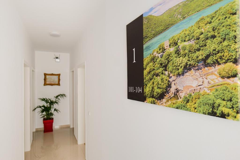 Eden Suites & Apartments Sarandë Esterno foto