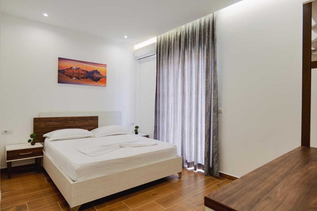 Eden Suites & Apartments Sarandë Esterno foto