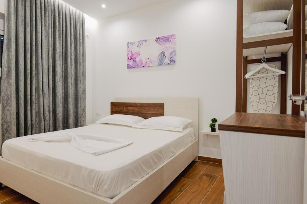Eden Suites & Apartments Sarandë Esterno foto